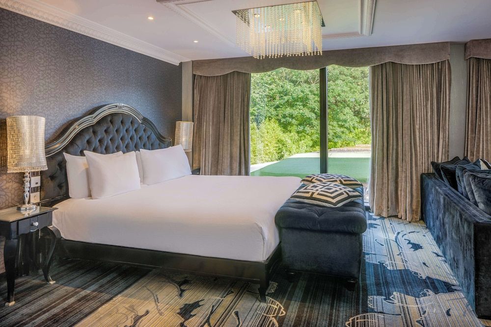 King Syon Suite