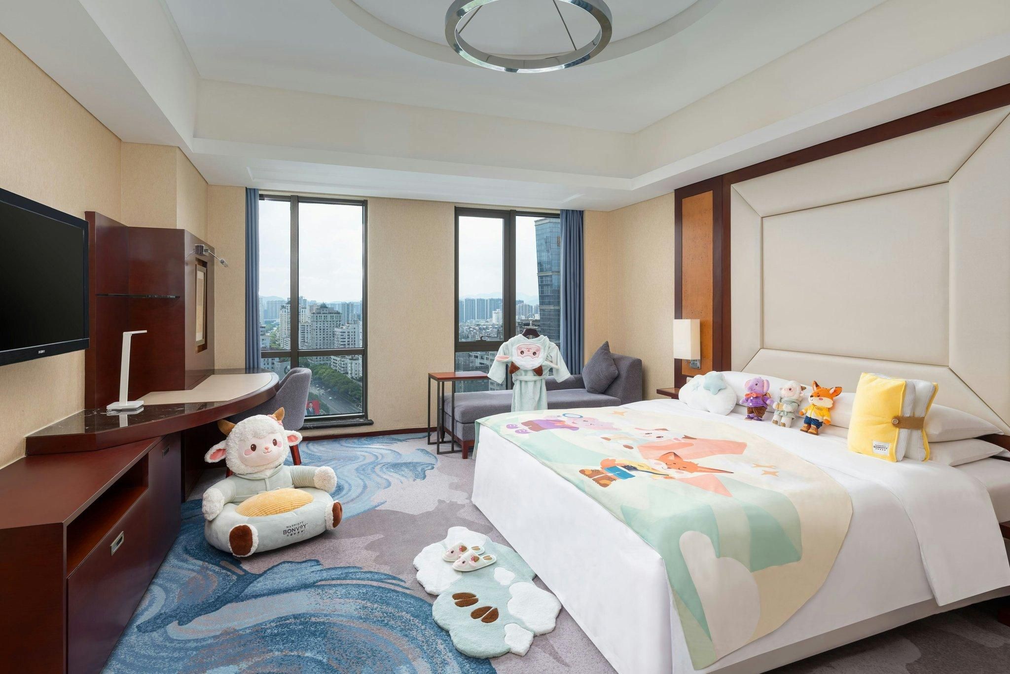 Club Rooms, Club level, Guest room, 1 King, High floor