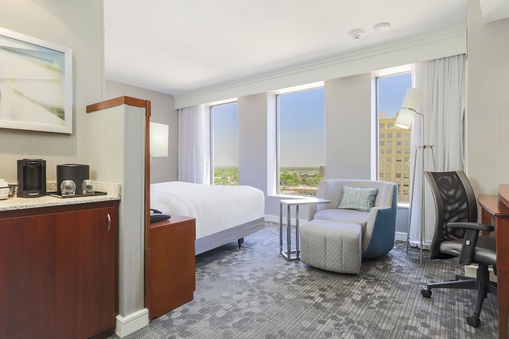 Room, 1 King Bed, Non Smoking