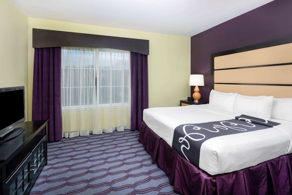 Suite, 1 Bedroom, Accessible, Non Smoking (Mobility/Hearing, Tub w/Grab Bars)