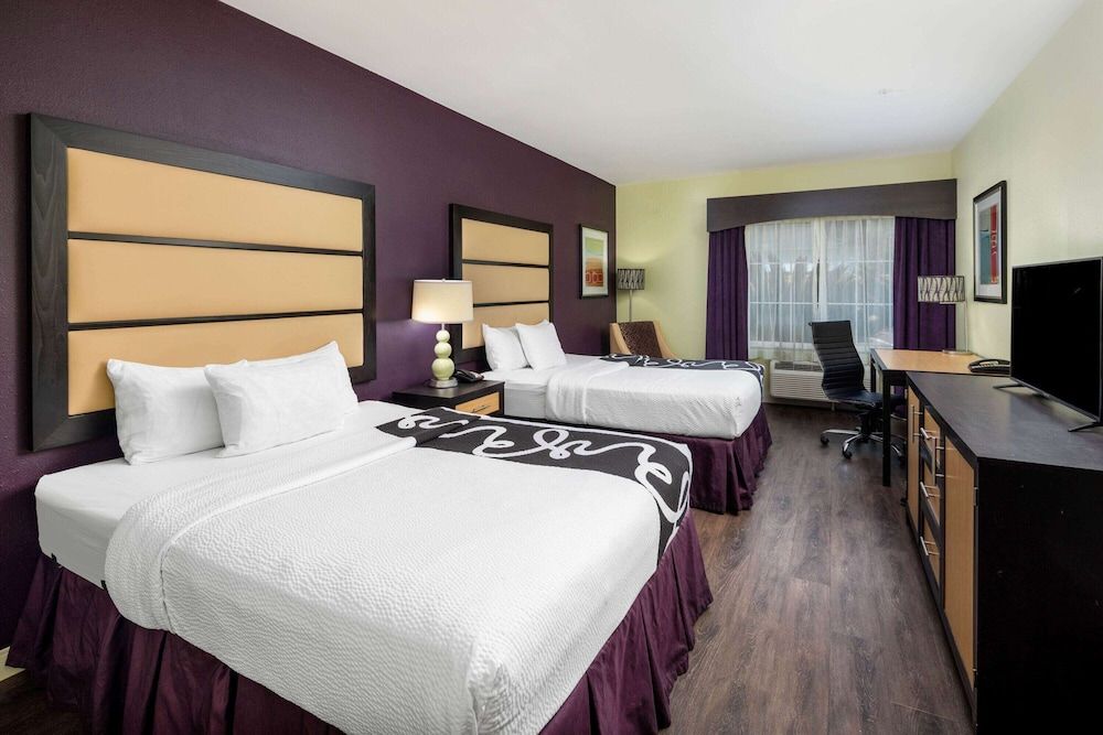 Room, 2 Queen Beds, Accessible, Non Smoking (Mobility/Hearing, Roll-in Shower)