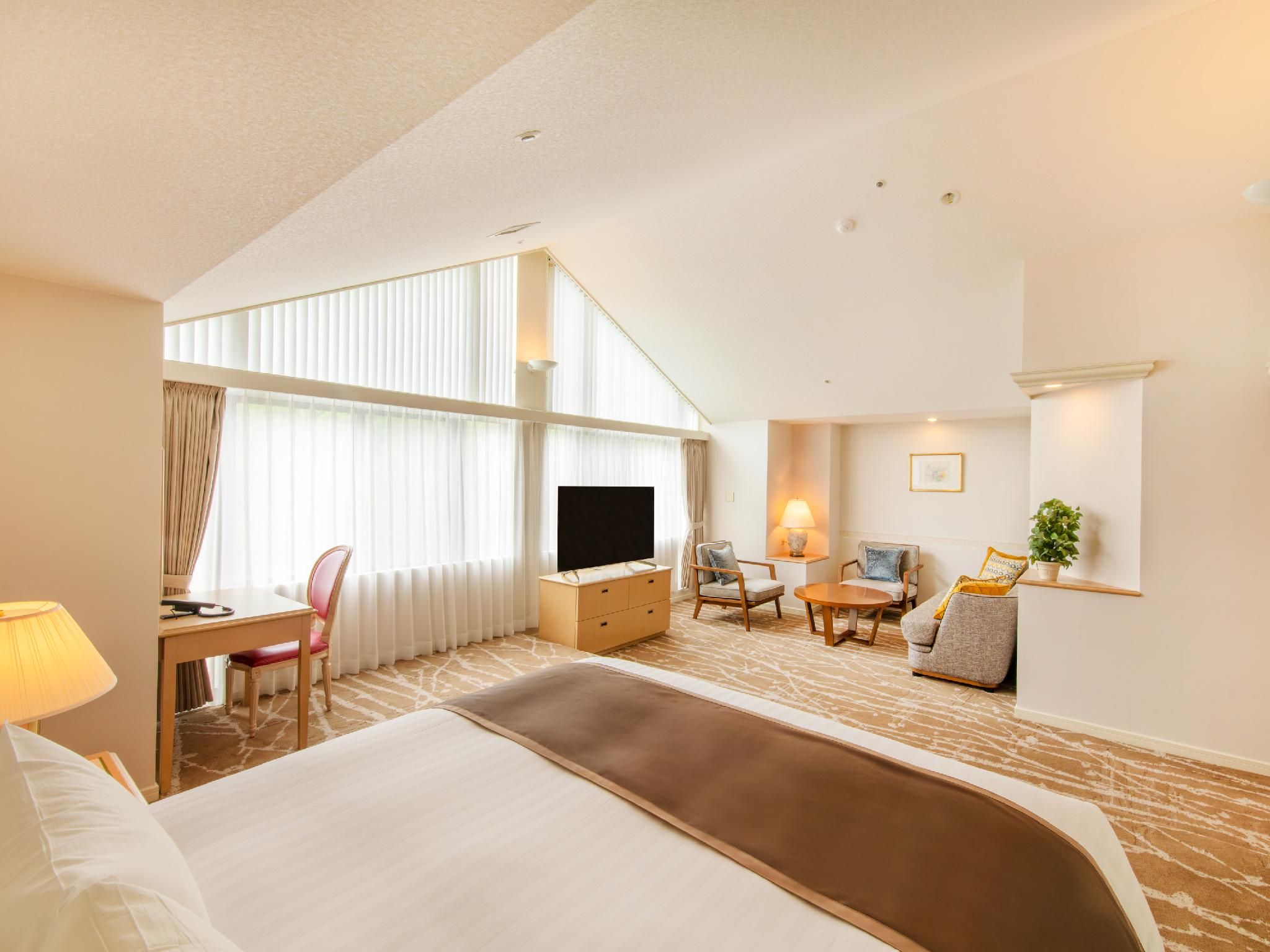 Mountainside Junior Suite for 3 People - Non-Smoking