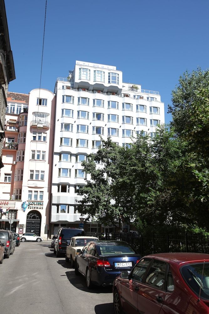 undefined Medos Hotel 6