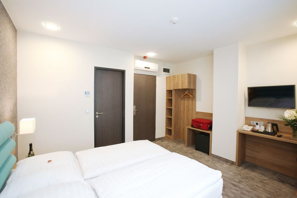 Medos Hotel Superior Double Room, 1 Queen Bed 7