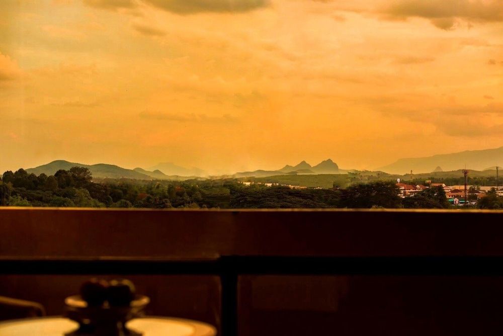 Loei Palace Hotel Deluxe Room, 1 King Bed 4