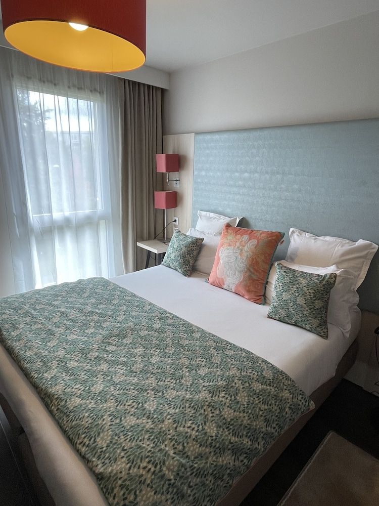 Residhome Paris-Guyancourt