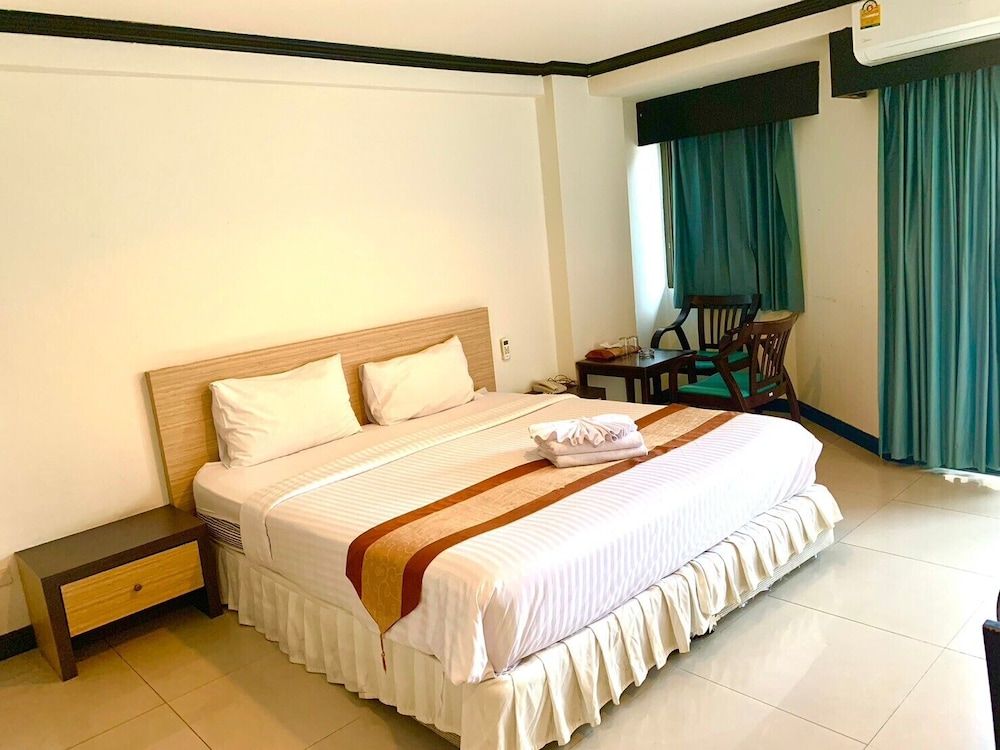 undefined Tanawit Hotel Hua Hin 2