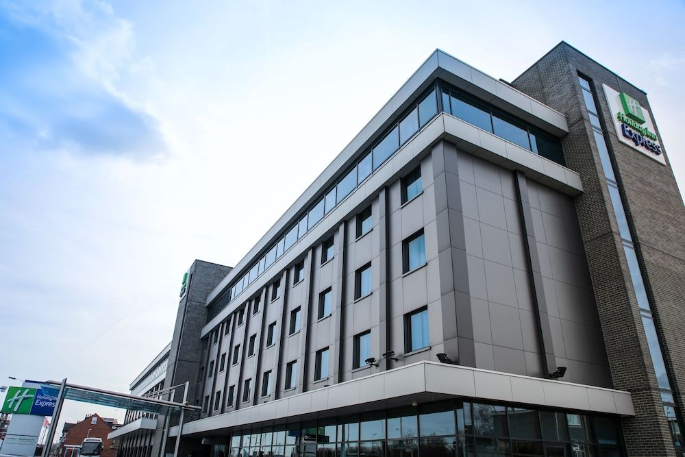 Holiday Inn Express London Heathrow T5 by IHG