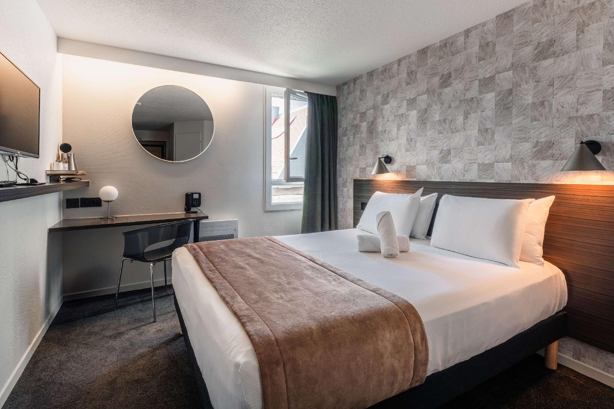 Kyriad Saint Brieuc Double Room