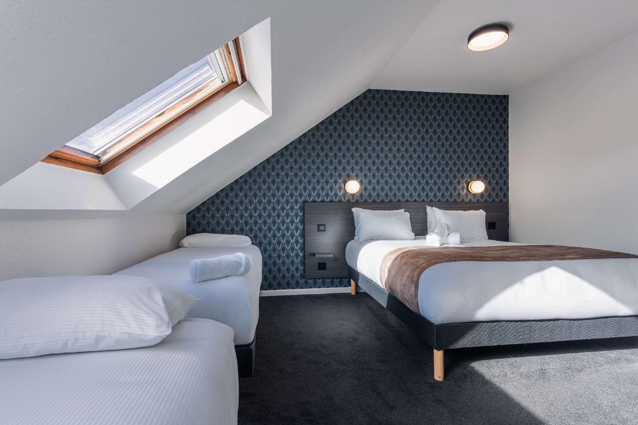 Kyriad Saint Brieuc Standard Room - 1 Double Bed 2 Single Beds