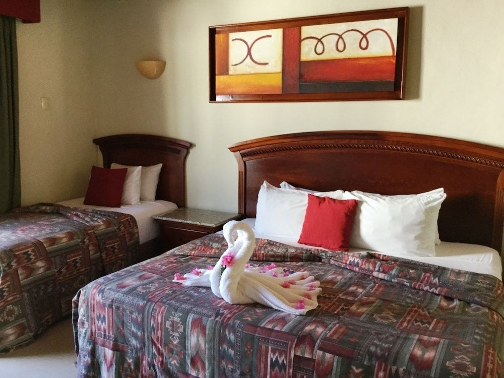 undefined Hotel El Campanario 8