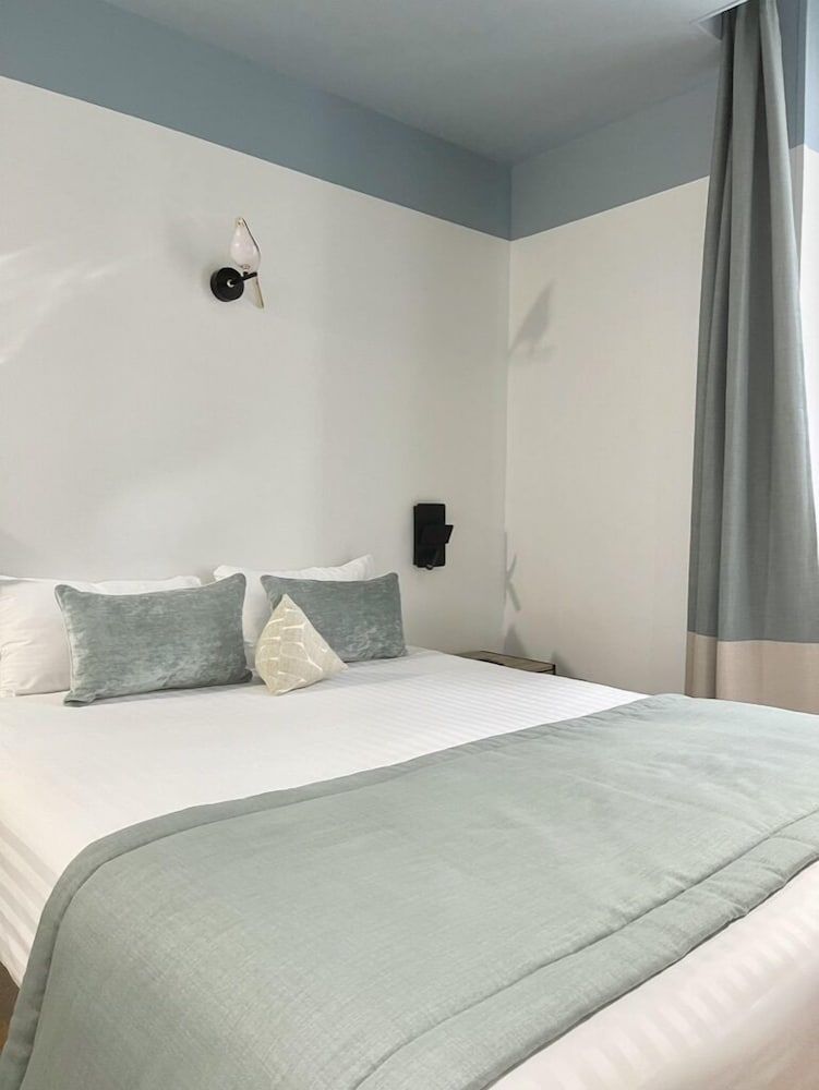 Hotelo Lyon Ainay Superior Double Room 5