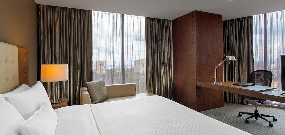 Premium Suite, 1 King Bed, Non Smoking, Valley View