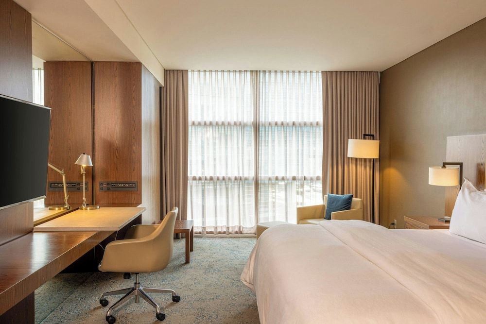 The Westin Santa Fe, Mexico City Deluxe Room, 1 King Bed, Non Smoking 6