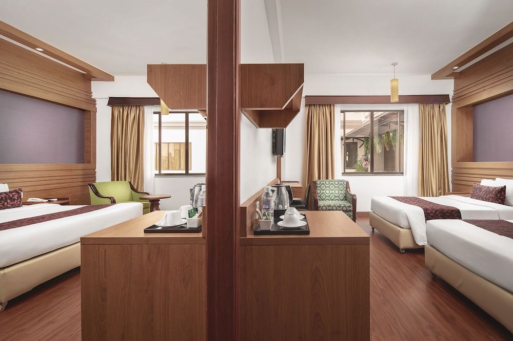 undefined Ohana Phnom Penh Palace Hotel 3