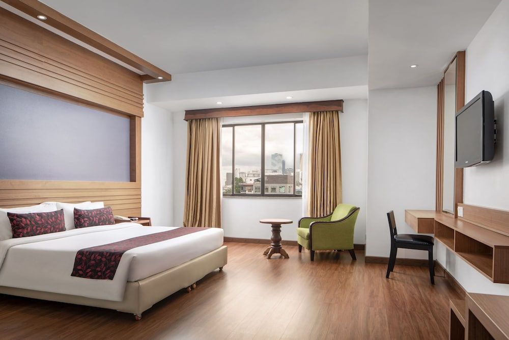 undefined Ohana Phnom Penh Palace Hotel 8