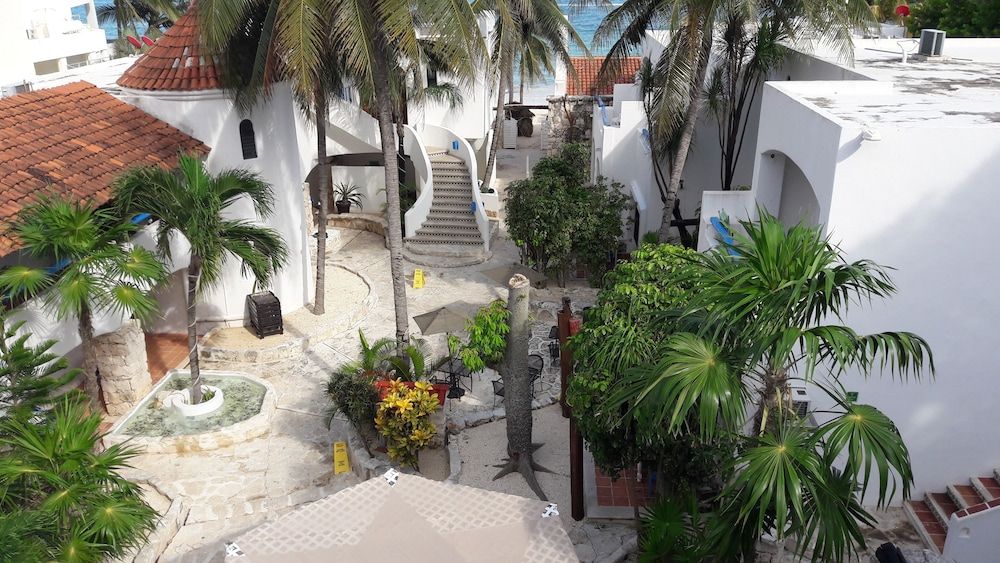 undefined Pelicano Inn Playa del Carmen - Beachfront Hotel 7
