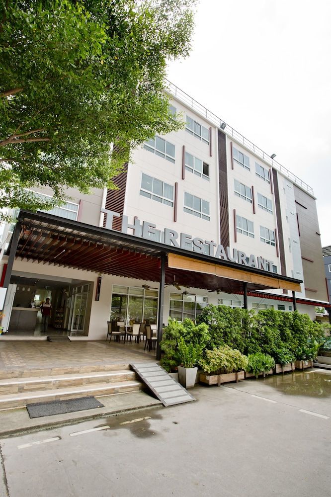 undefined Sinsuvarn Airport Suite 3