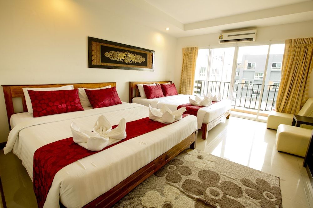 undefined Sinsuvarn Airport Suite