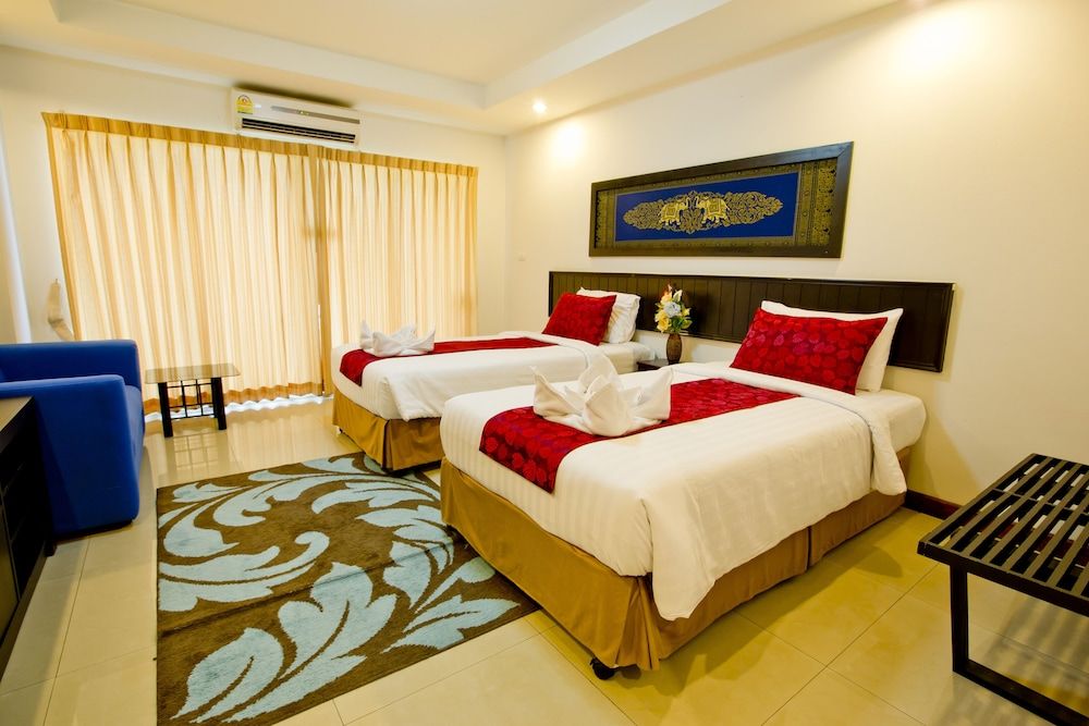 undefined Sinsuvarn Airport Suite