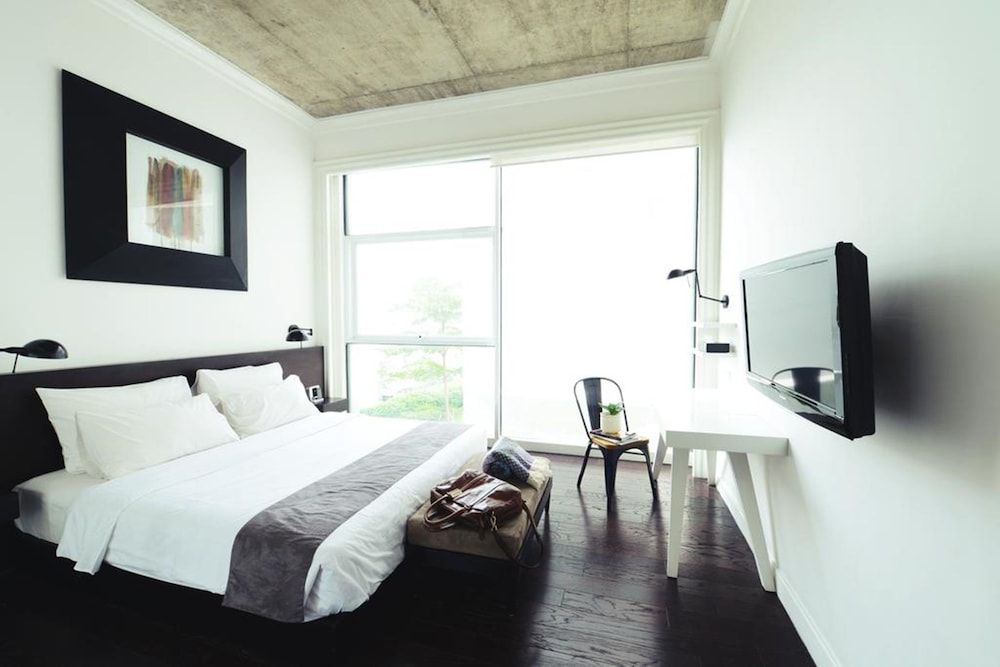 Morrissey Hotel Studio 2