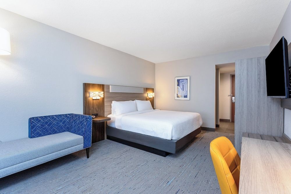 Standard Room, 1 King Bed, Mobility Accessible, Non Smoking (Communications)