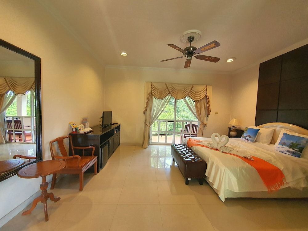 Serene Sands Health Resort Deluxe Room 2