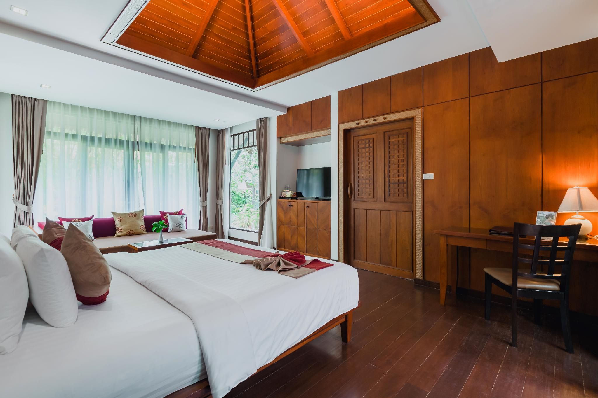 Railay Village Resort jacuzzi villa