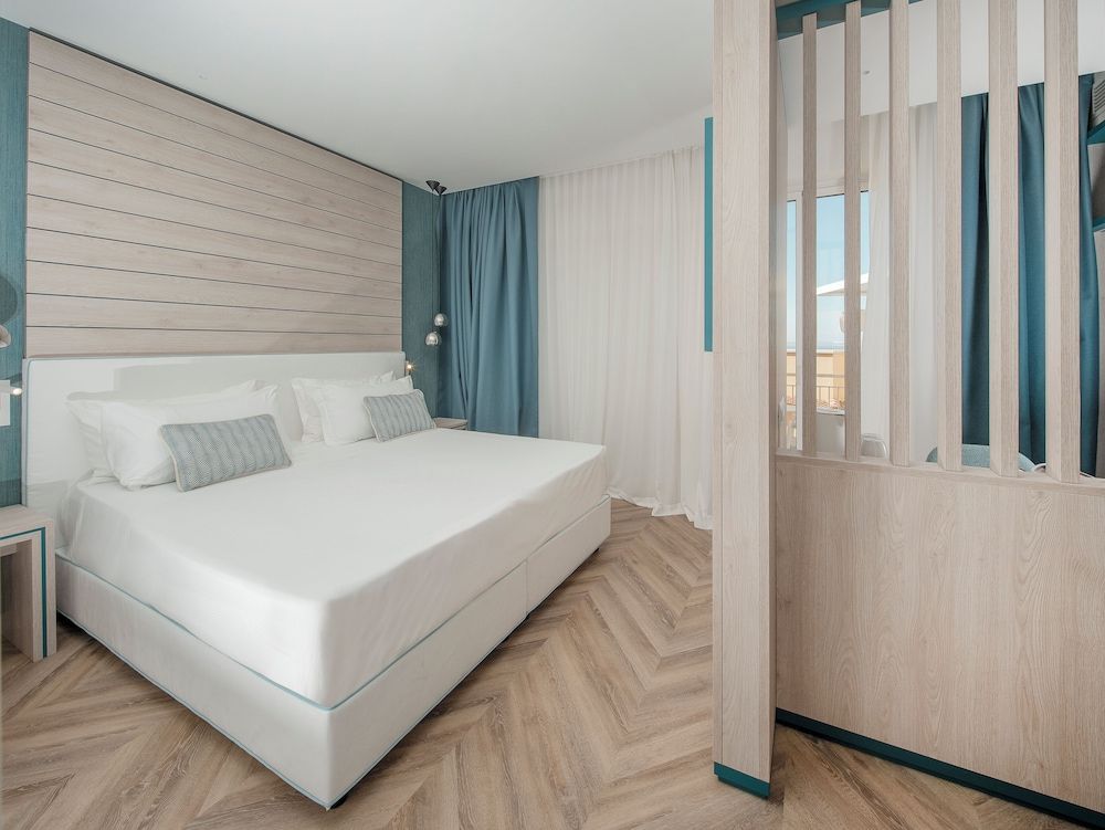 undefined Hotel Tirrenia 5