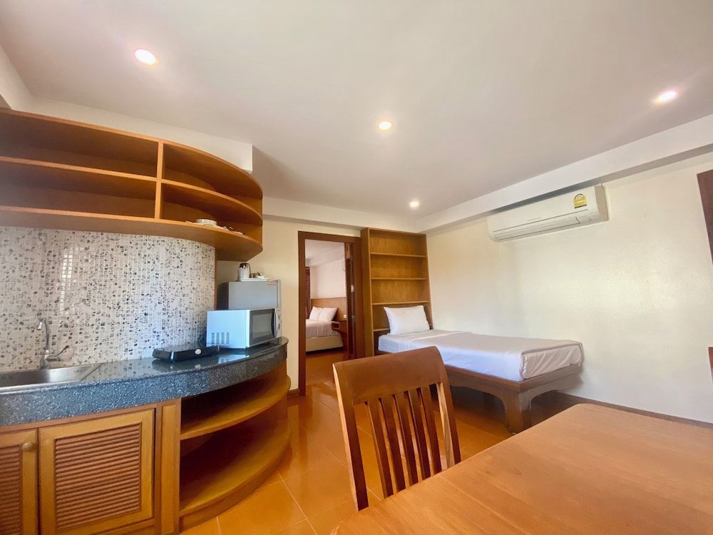 undefined Patong Palace Hotel 3