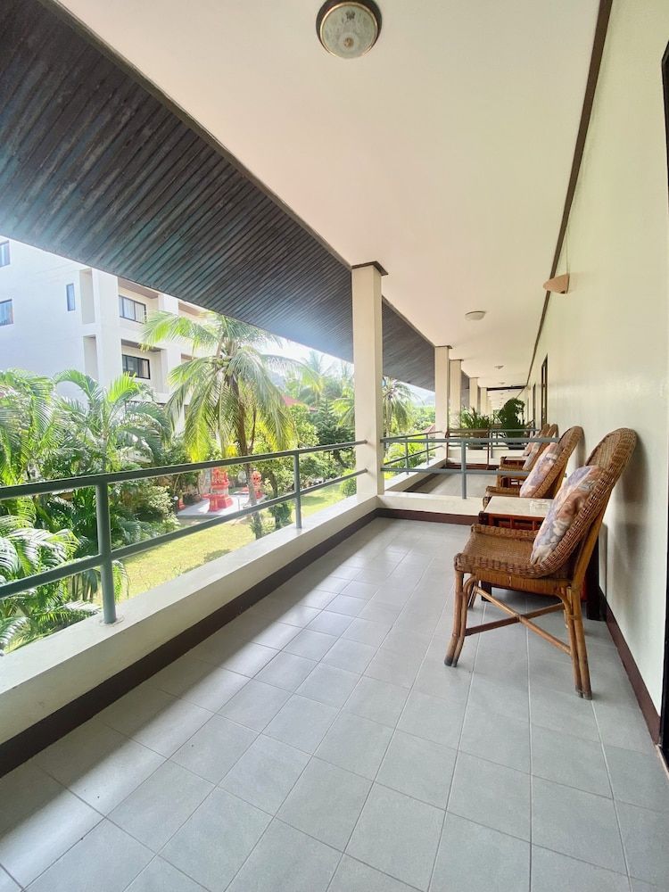 Patong Palace Hotel Superior Double Room 6