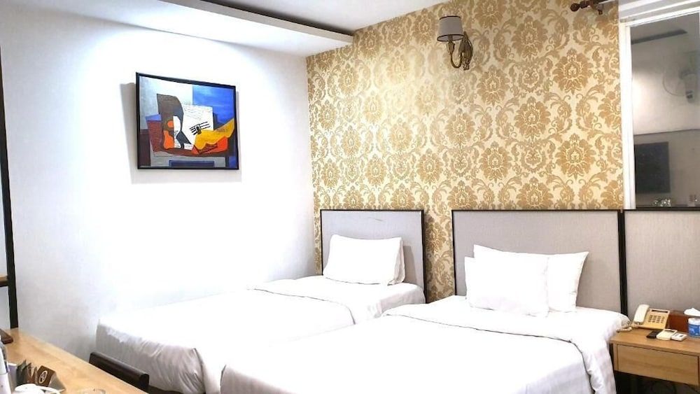undefined A25 Hotel - 29 Bui Thi Xuan 7