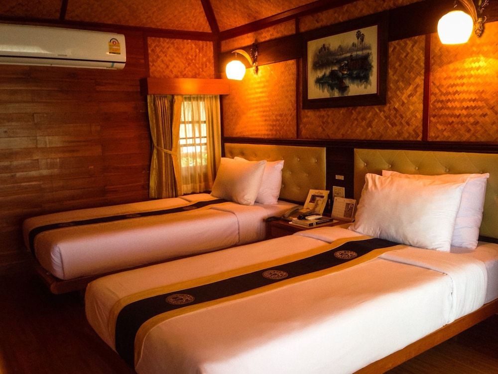 Sunset Village Beach Resort Beach Superior