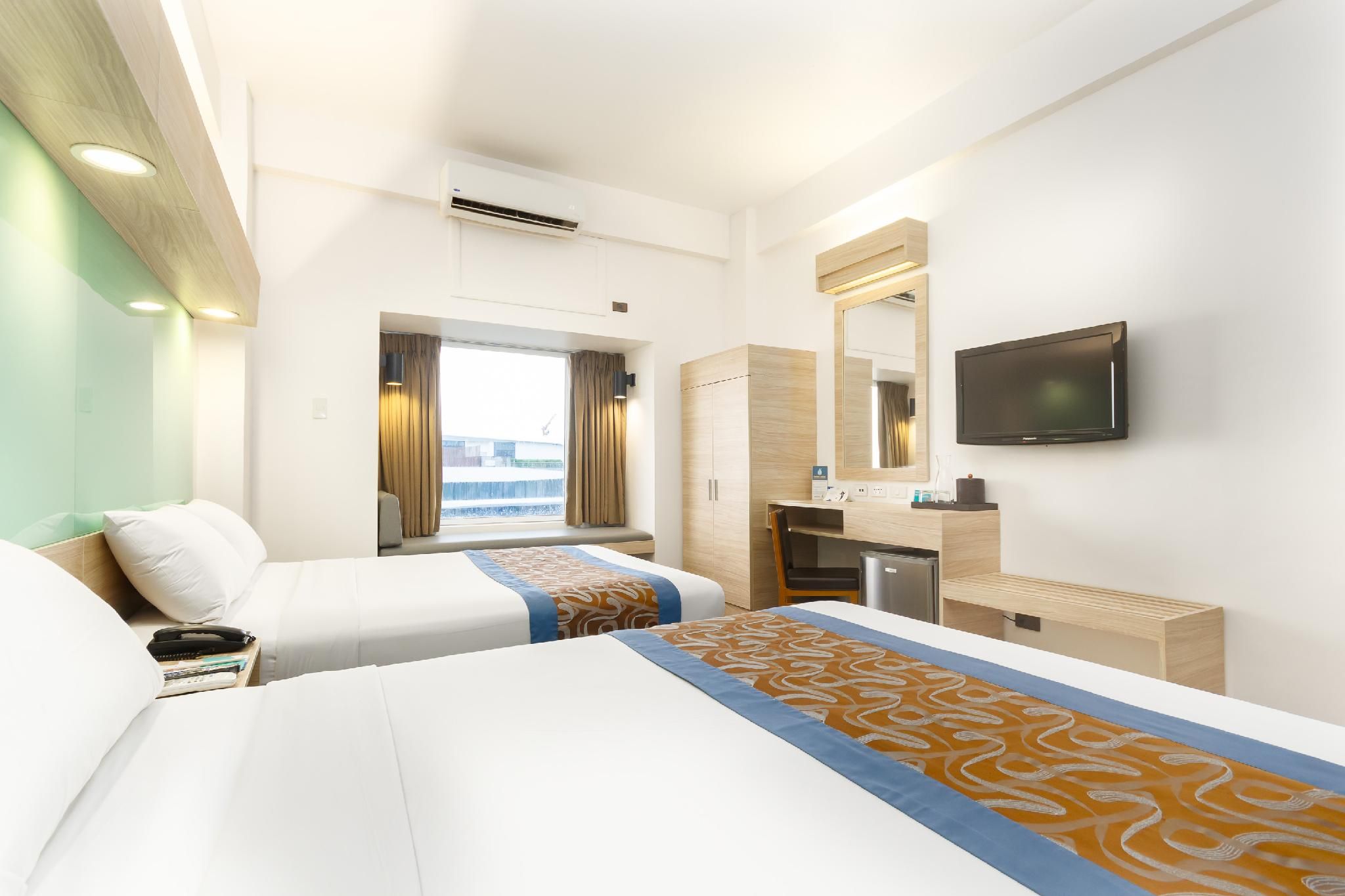 2 Queen Beds, City View, Non-Smoking