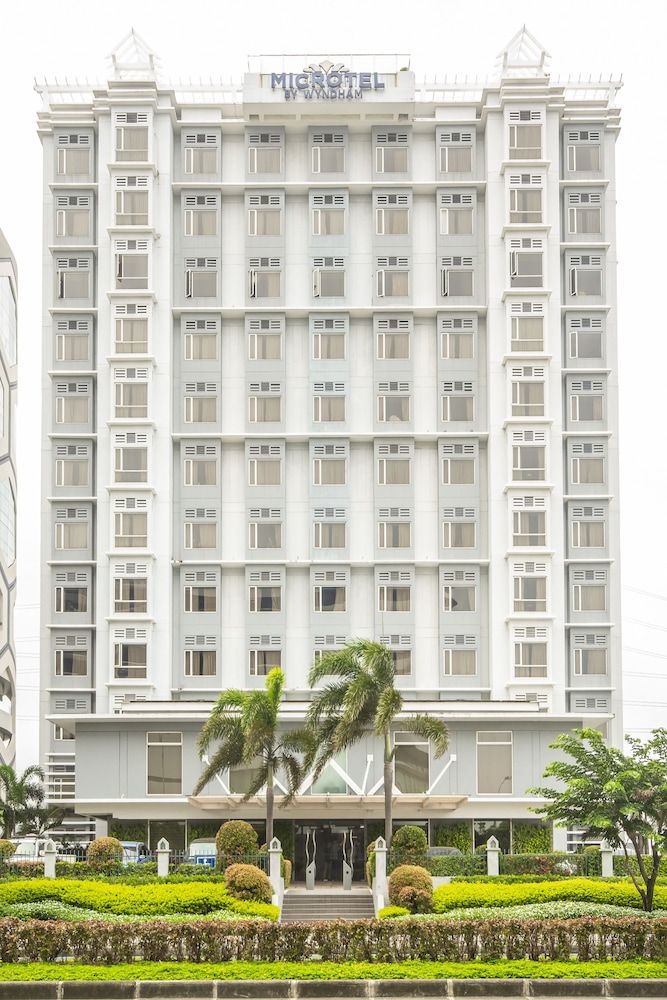 undefined Microtel by Wyndham Mall of Asia 8