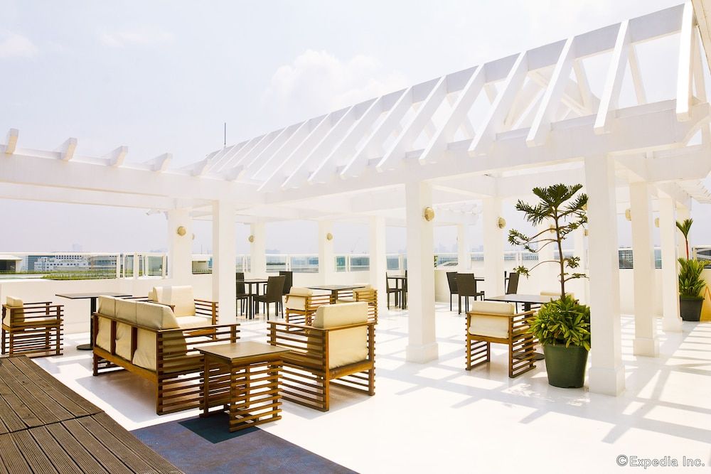 undefined Microtel by Wyndham Mall of Asia 4