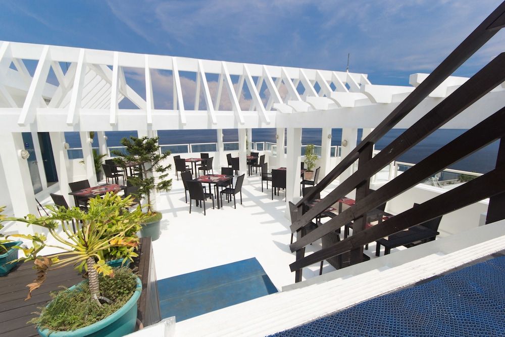 undefined Microtel by Wyndham Mall of Asia 5