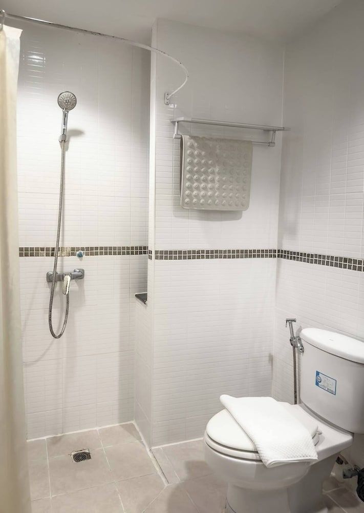 Golden Sea Pattaya Hotel Superior Double or Twin Room 8