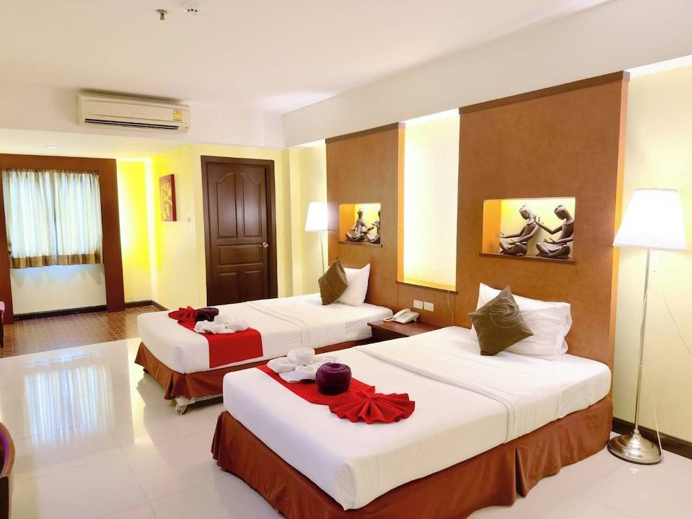 Golden Sea Pattaya Hotel Superior Double or Twin Room 2