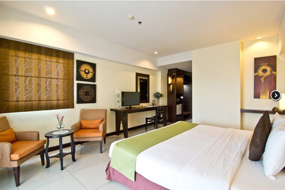 Deluxe Room, City View