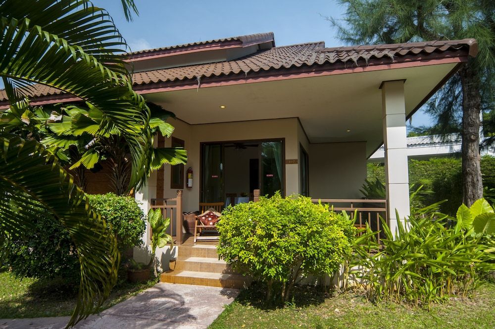 undefined BLU PINE Villa & Pool Access 2