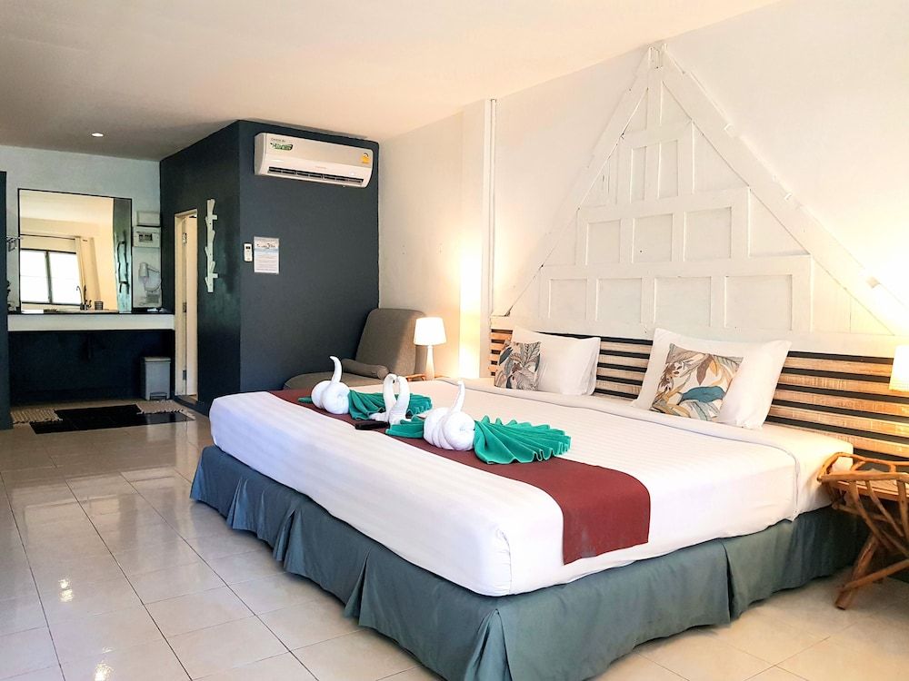 undefined Koh Chang Cliff Beach Resort