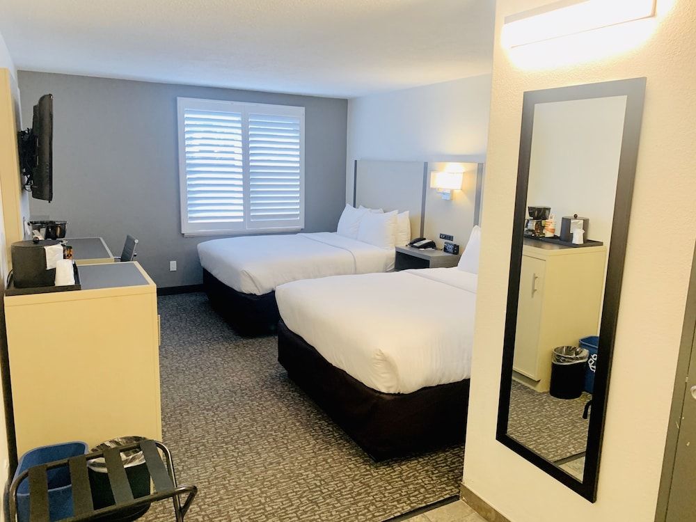 Standard Room, 2 Queen Beds, Pet Friendly, Non Smoking