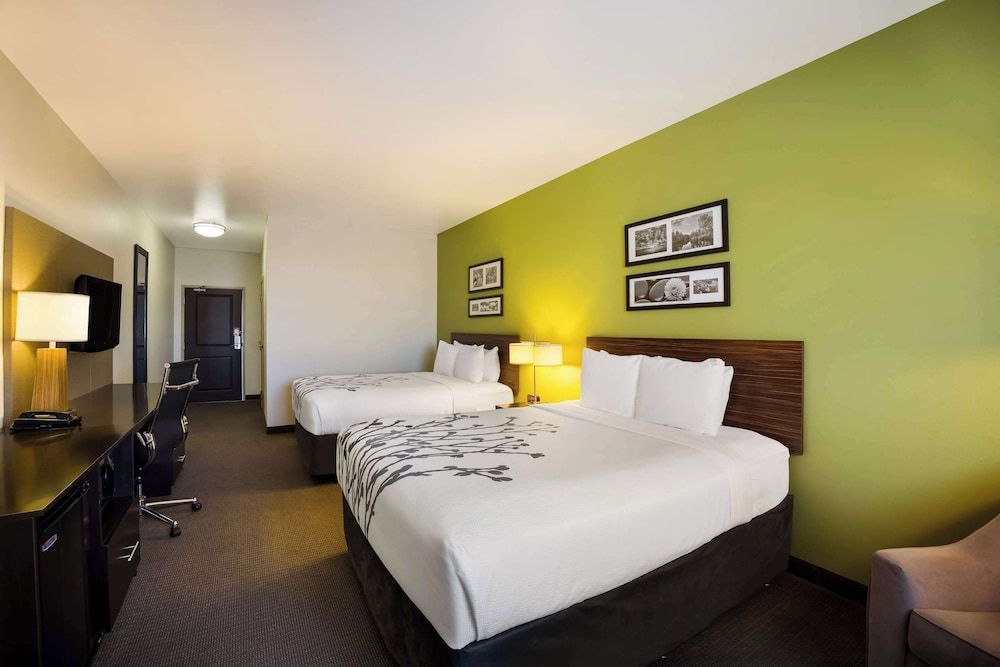 Room, 2 Queen Beds, Accessible, Non Smoking