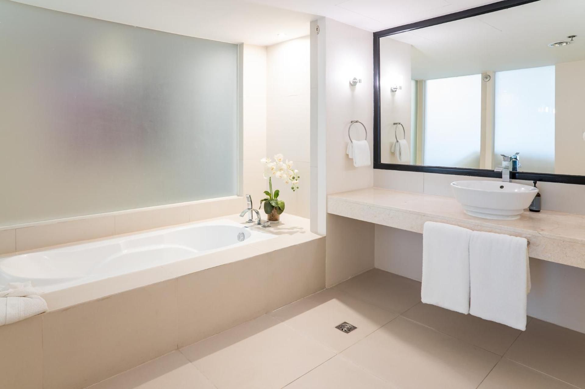 Barcelona Suite without Bathtub