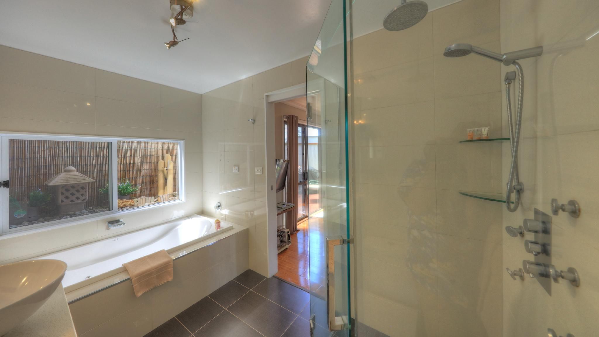 1 Bedroom Romance Suite Non-Smoking