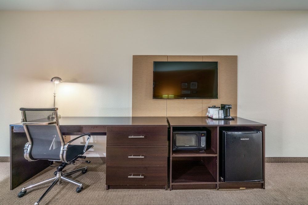 undefined Rest Well Inn & Suites 9