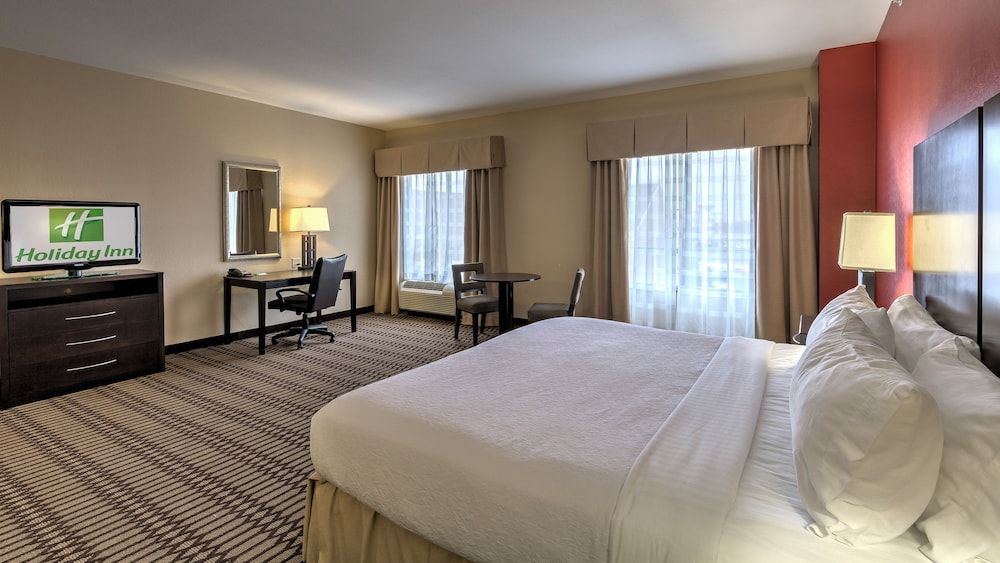 Standard Room, 1 King Bed, Accessible (Mobility Tub)