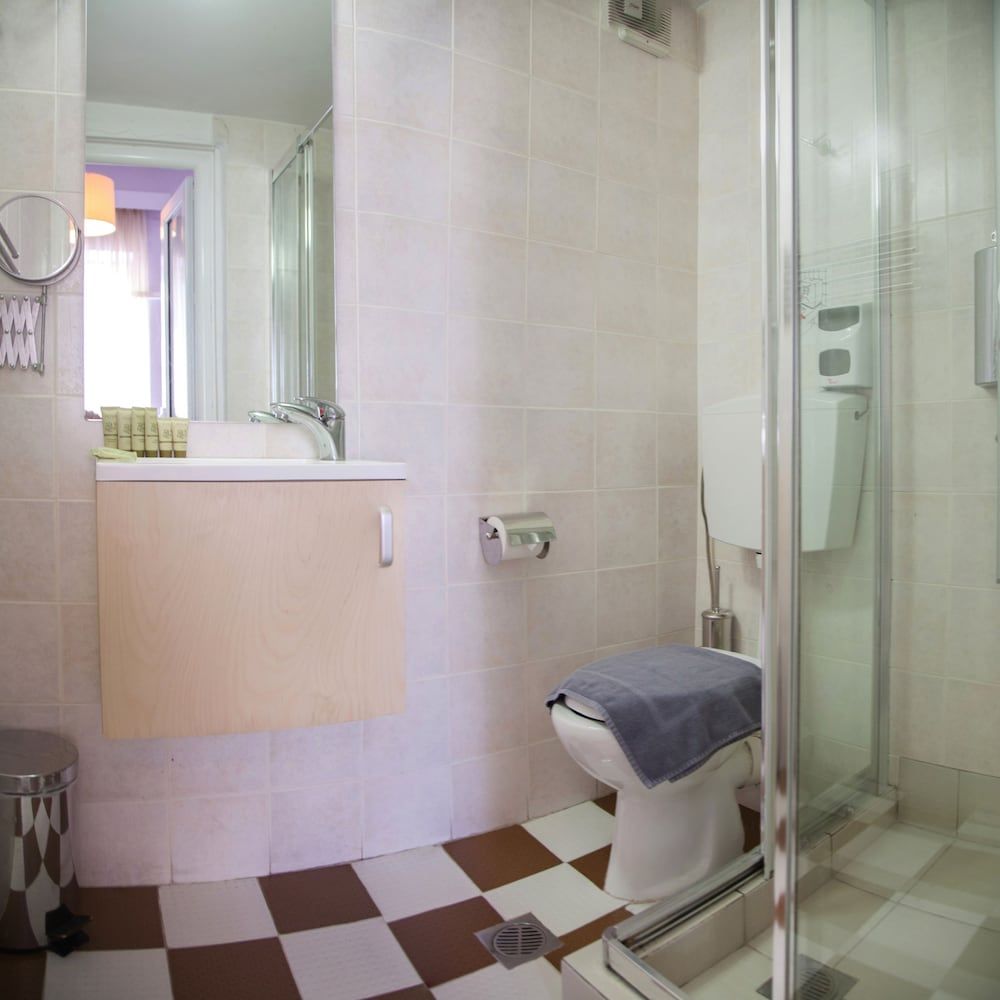 Kimon Athens Hotel Comfort Room 6