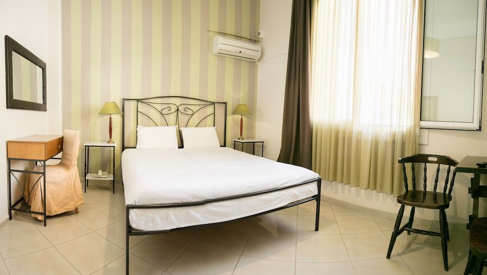Kimon Athens Hotel Comfort Room (Super Deal) 3